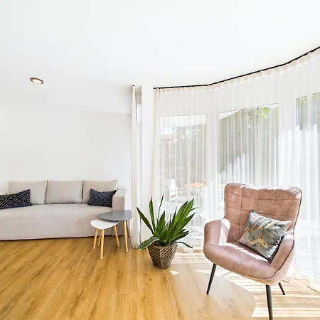 Premium-ferienwohnung In Seenaehe Mit Vollausstattung & Terrasse Ульдинген-Мюльхофен