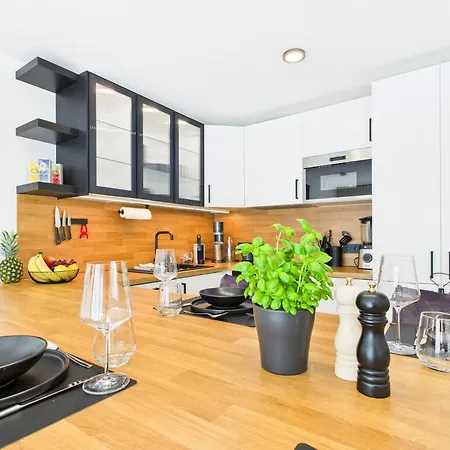 Apartment Premium-ferienwohnung In Seenaehe Mit Vollausstattung & Terrasse